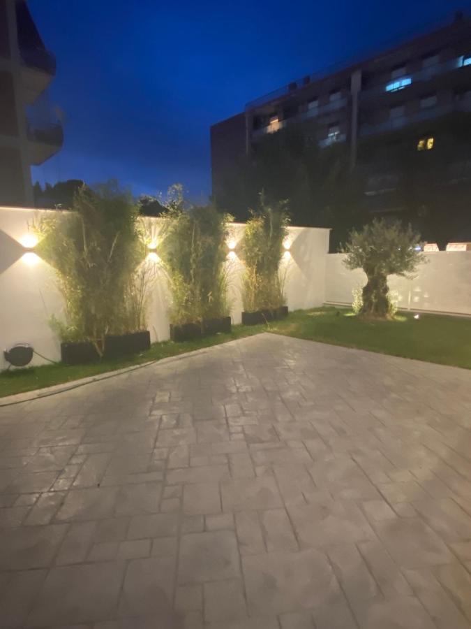 Grey House Guest House Luxury Latina Exteriér fotografie